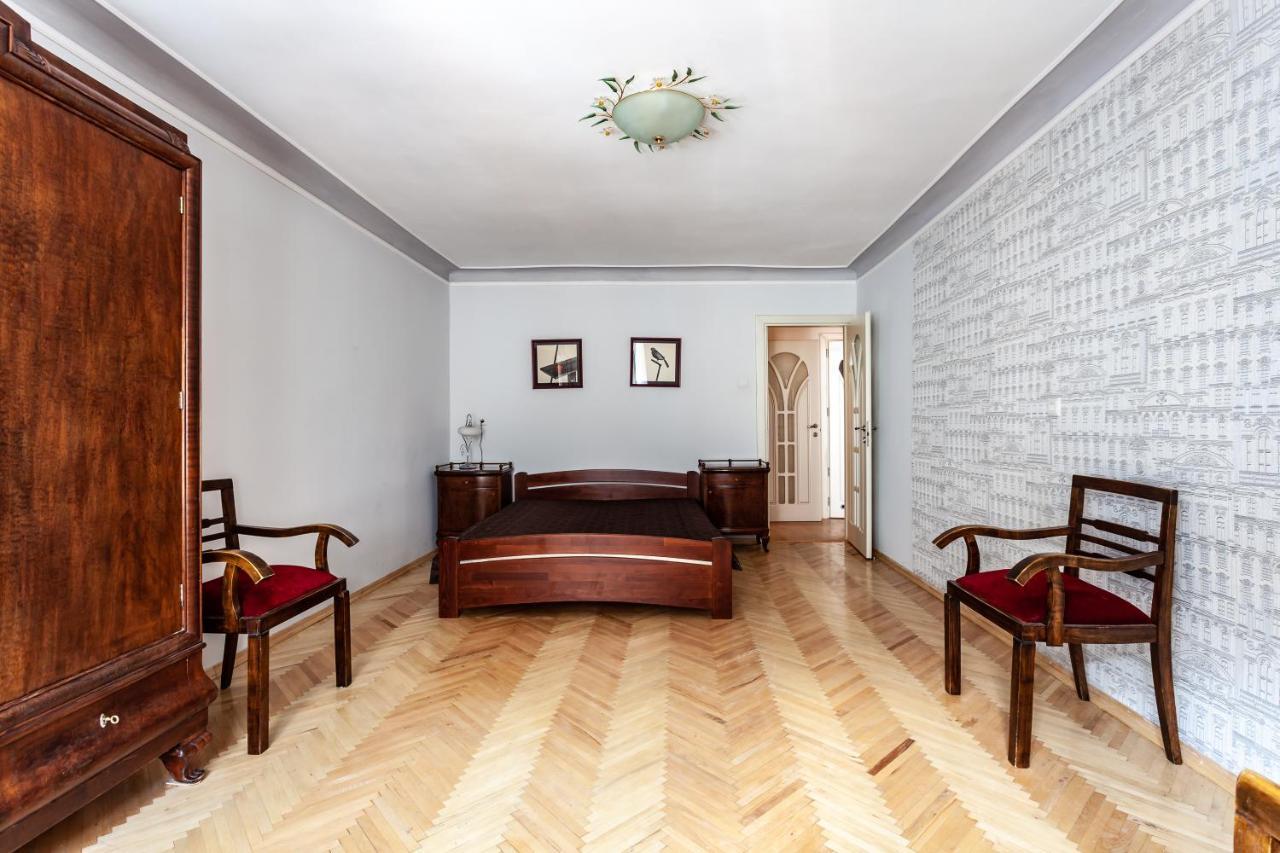 Four Bedrooms Apartment In The Heart Of Lviv Buitenkant foto