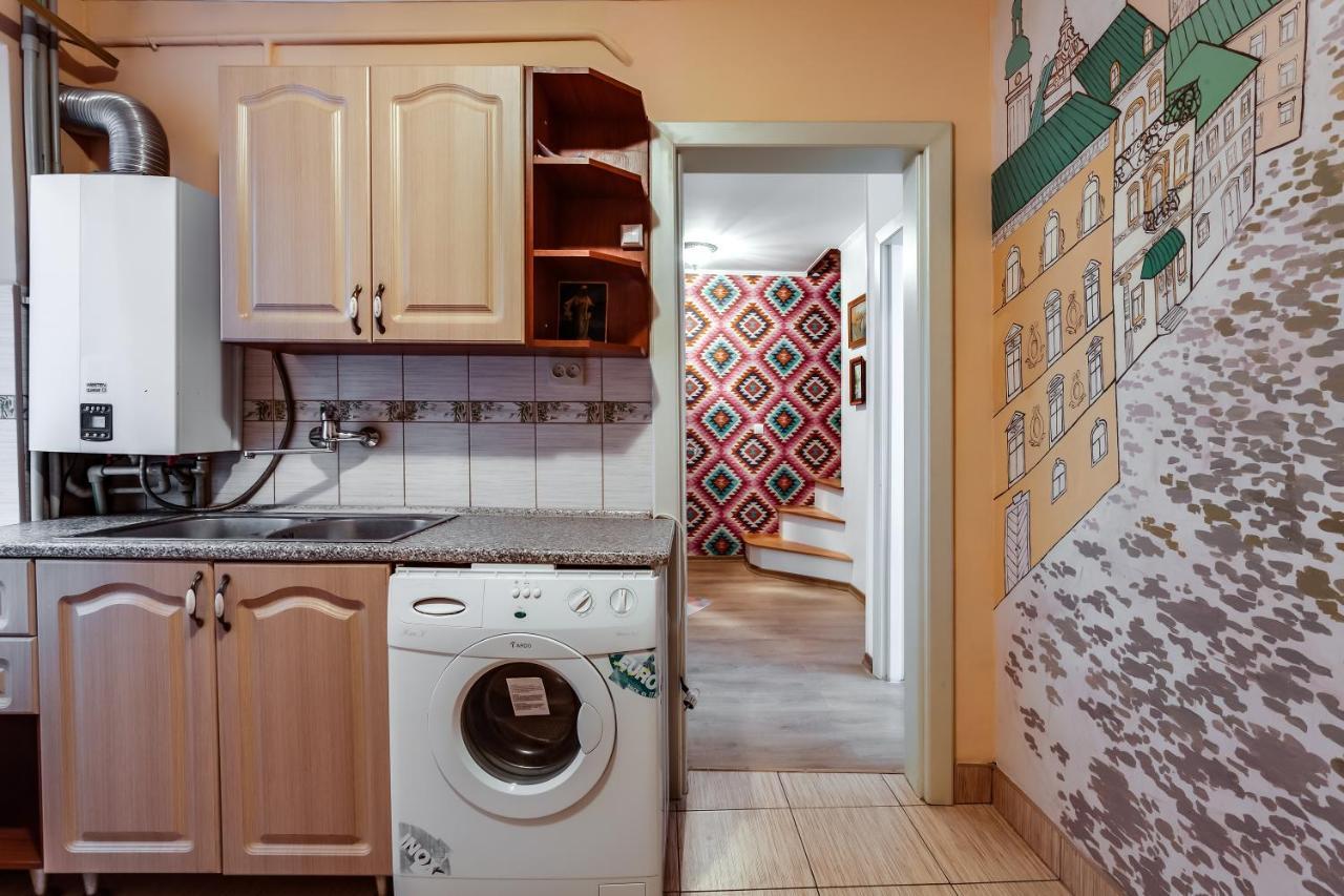 Four Bedrooms Apartment In The Heart Of Lviv Buitenkant foto